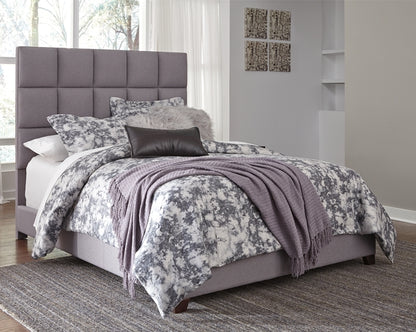 Dolante  Upholstered Bed