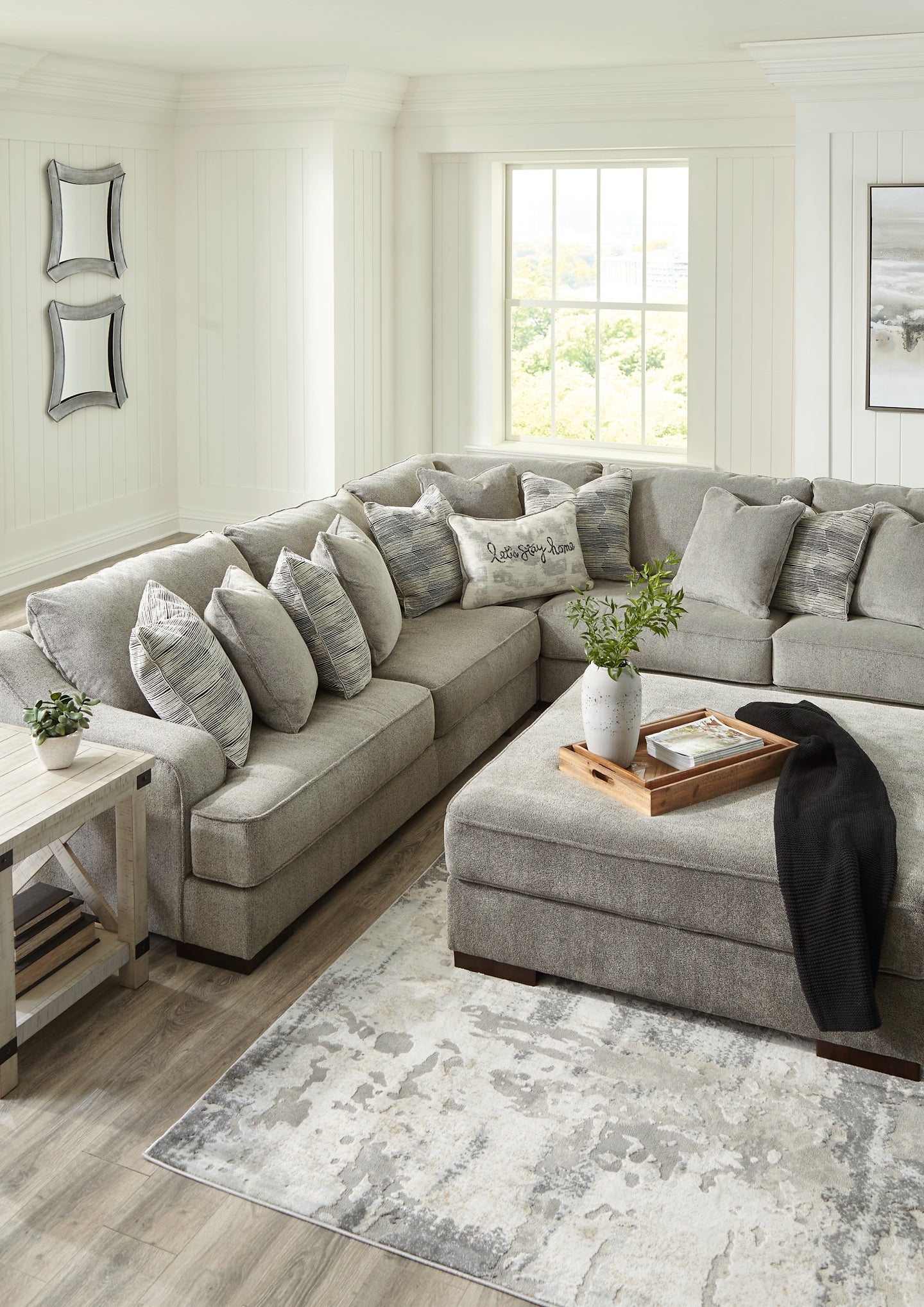 Bayless 3-Piece Sectional with Ottoman